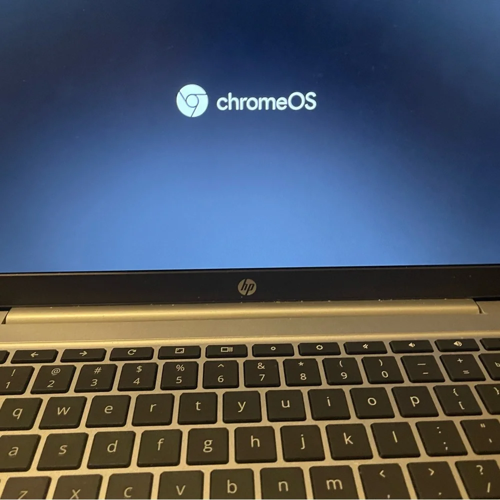 HP 2020 Flagship 14 Chromebook barely used